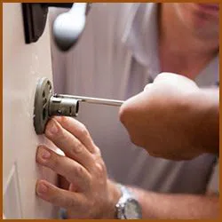Interstate Locksmith Shop Indianapolis, IN 317-975-2112 - 3-cheap-locksmith